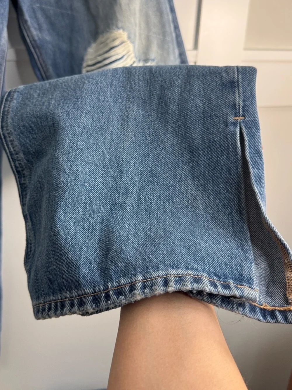 Good American Light Blue Distressed Wide-Leg Jeans - Women - Picture 4 of 8